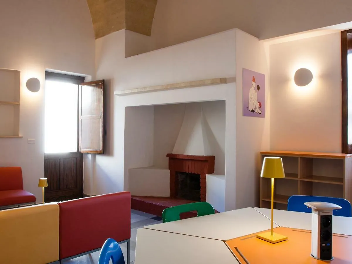 Lobby Collective Hostel - Lecce